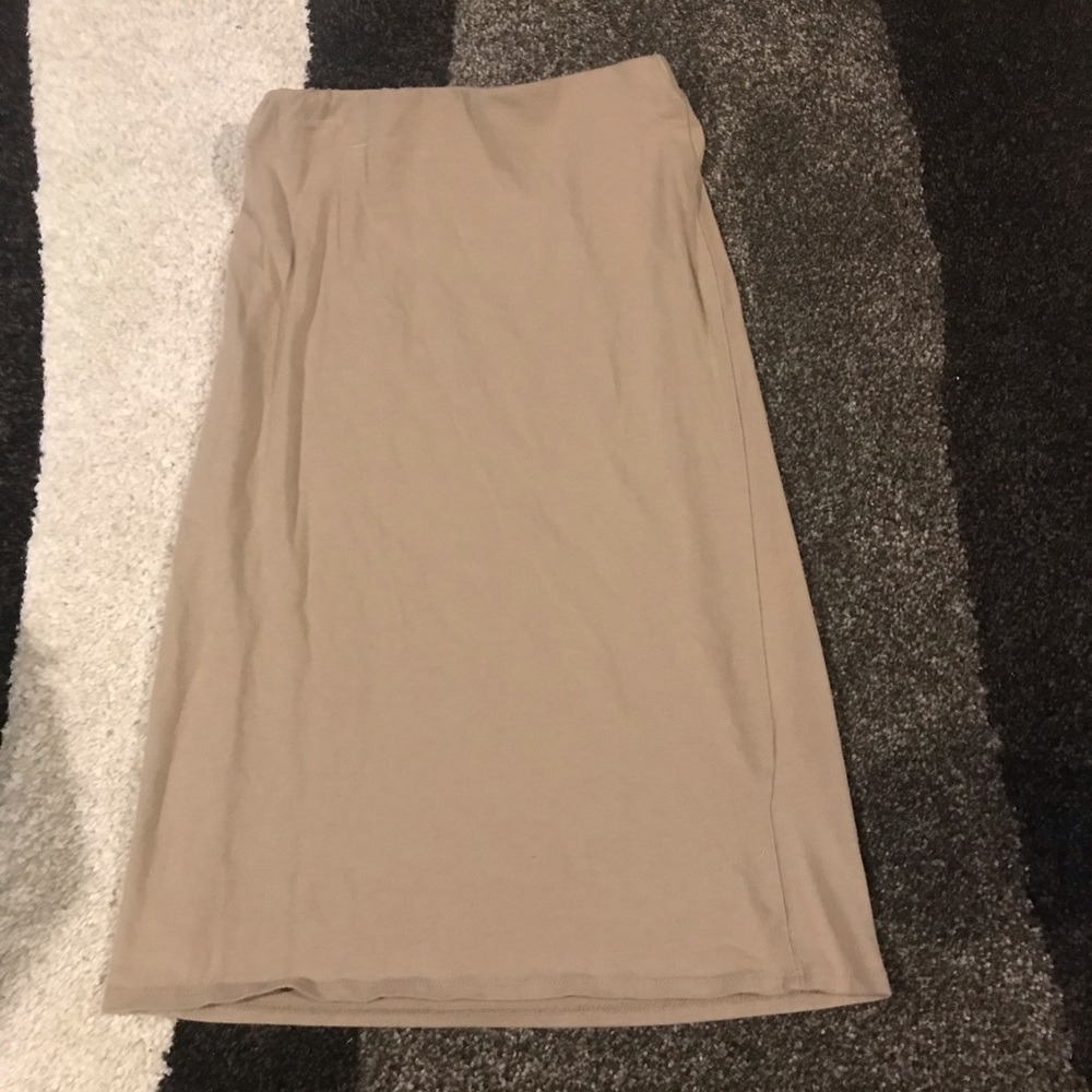 Beige pencil skirt